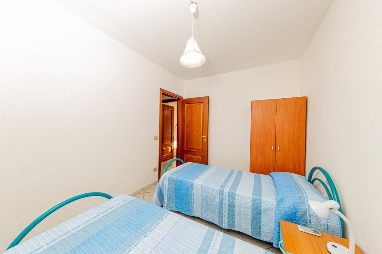 Appartamento Residenziale Trilocale 6 Posti Letto Via Sardegna San Teodoro San Teodoro  Kültér fotó